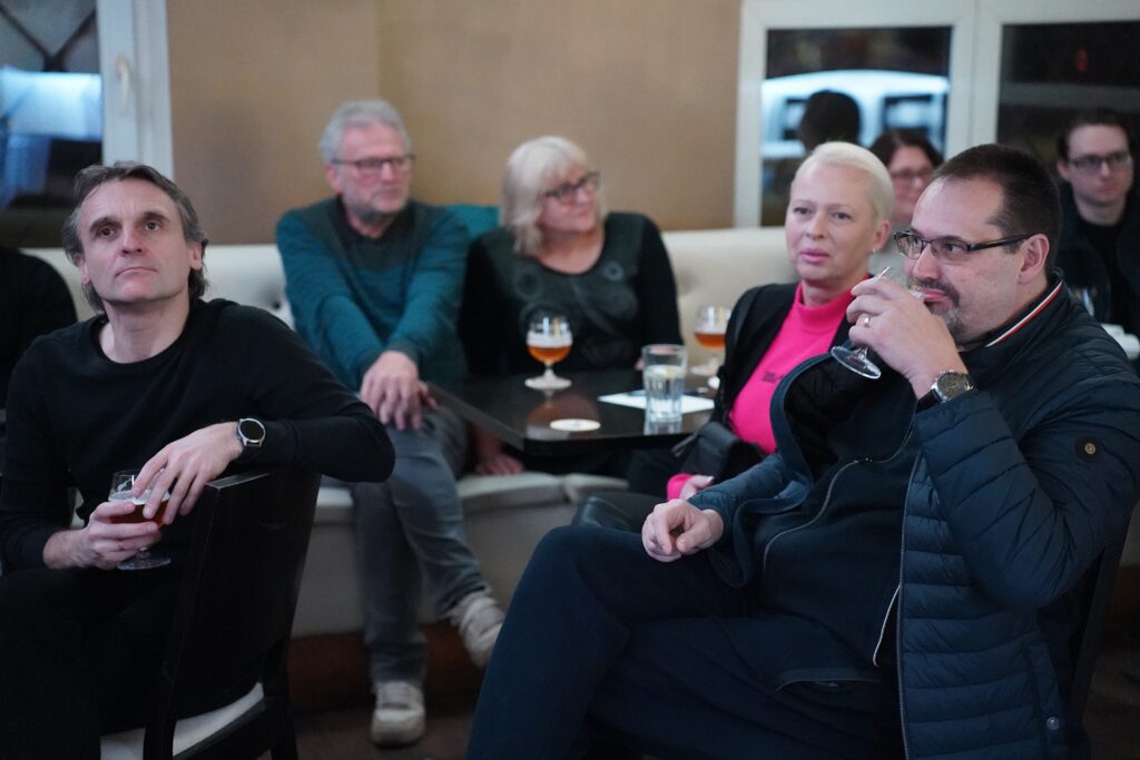 Mirek Topolánek, beseda na téma: Kam kráčíš Česká republiko, Jesenice, autor: Pavel Hrejsemnou